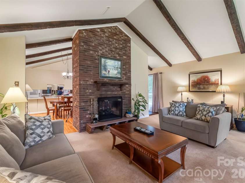 45 Monte Vista Place, Candler, NC 28715.  MLS# CAR4410617, YatesRealty ID 43778. 