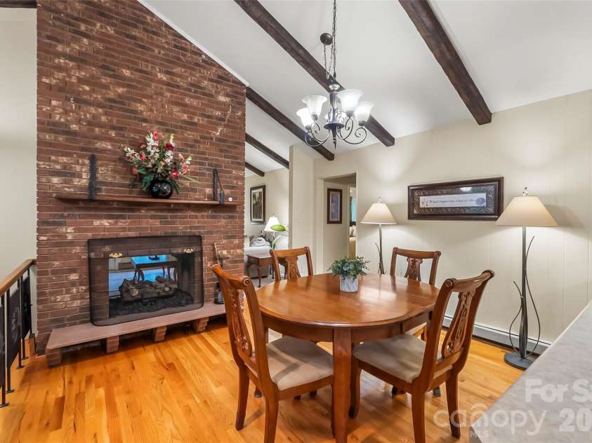 45 Monte Vista Place, Candler, NC 28715.  MLS# CAR4410617, YatesRealty ID 43778. 