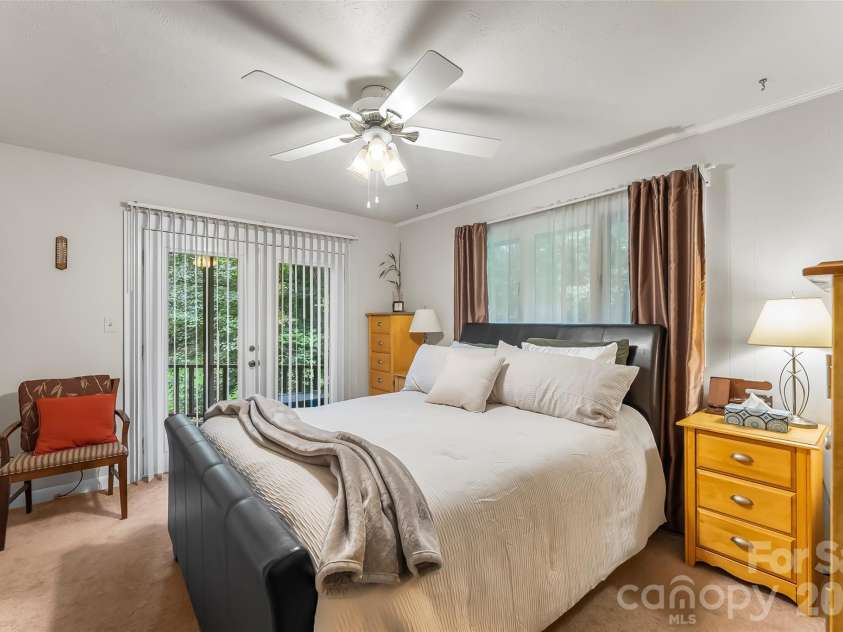 45 Monte Vista Place, Candler, NC 28715.  MLS# CAR4410617, YatesRealty ID 43778. 