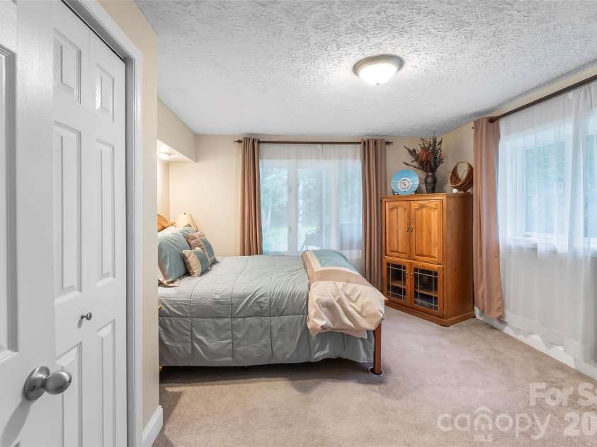 45 Monte Vista Place, Candler, NC 28715.  MLS# CAR4410617, YatesRealty ID 43778. 