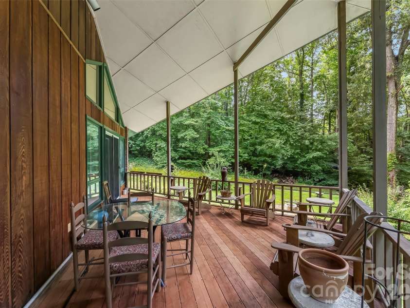 45 Monte Vista Place, Candler, NC 28715.  MLS# CAR4410617, YatesRealty ID 43778. 