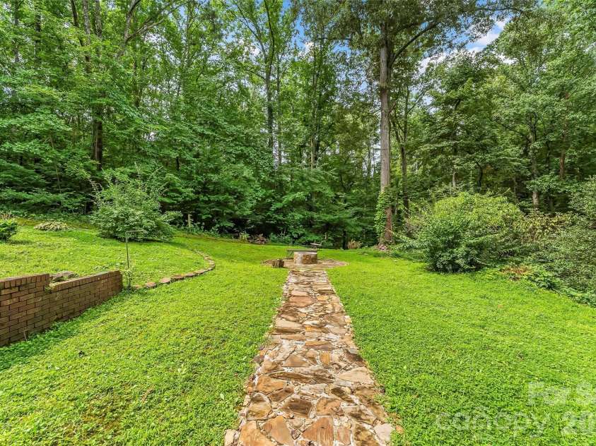 45 Monte Vista Place, Candler, NC 28715.  MLS# CAR4410617, YatesRealty ID 43778. 