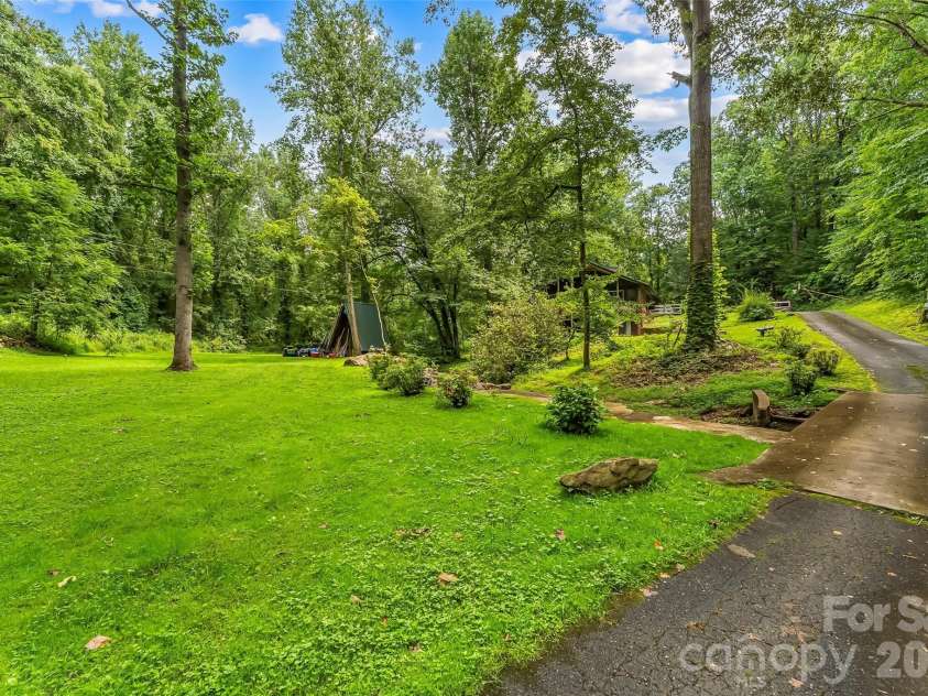 45 Monte Vista Place, Candler, NC 28715.  MLS# CAR4410617, YatesRealty ID 43778. 