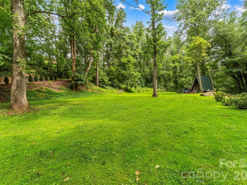 45 Monte Vista Place, Candler, NC 28715.  MLS# CAR4410617, YatesRealty ID 43778. 