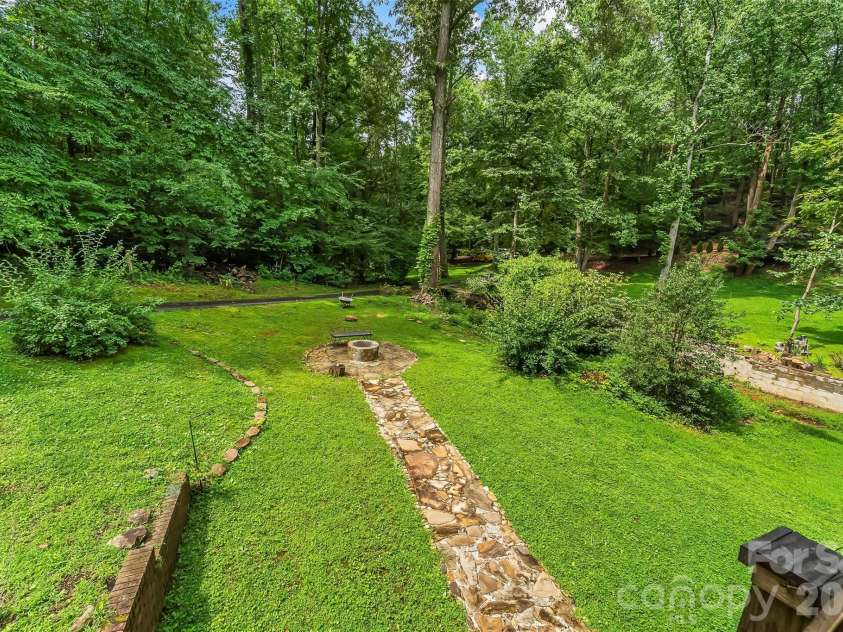 45 Monte Vista Place, Candler, NC 28715.  MLS# CAR4410617, YatesRealty ID 43778. 