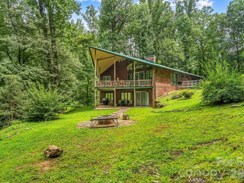 45 Monte Vista Place, Candler, NC 28715.  MLS# CAR4410617, YatesRealty ID 43778. 