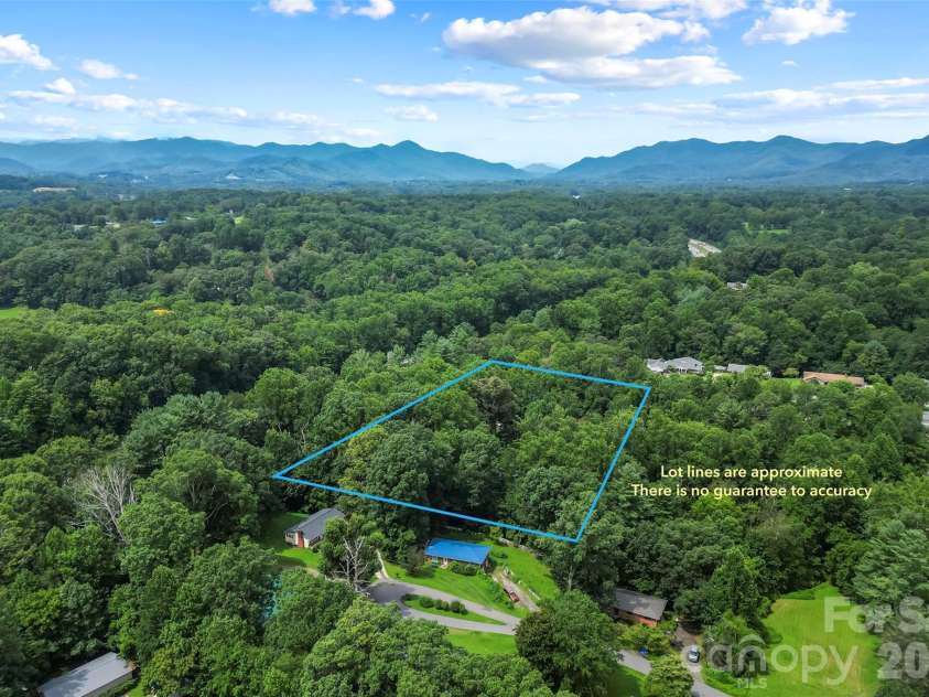 45 Monte Vista Place, Candler, NC 28715.  MLS# CAR4410617, YatesRealty ID 43778. 