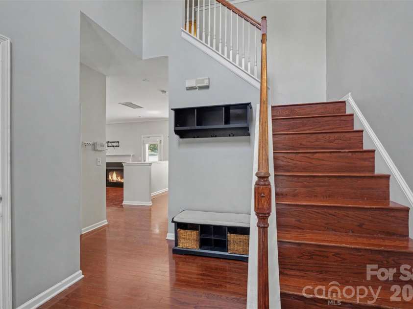 5813 Parkstone Drive, Matthews, NC 28104.  MLS# CAR4408106, YatesRealty ID 43779. 