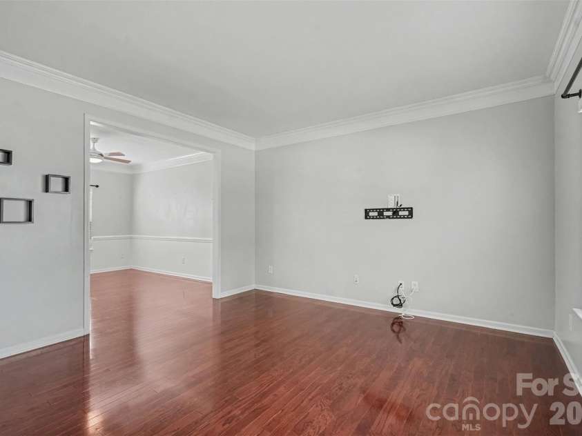 5813 Parkstone Drive, Matthews, NC 28104.  MLS# CAR4408106, YatesRealty ID 43779. 