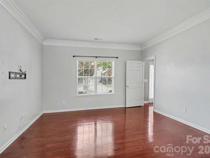 5813 Parkstone Drive, Matthews, NC 28104.  MLS# CAR4408106, YatesRealty ID 43779. 