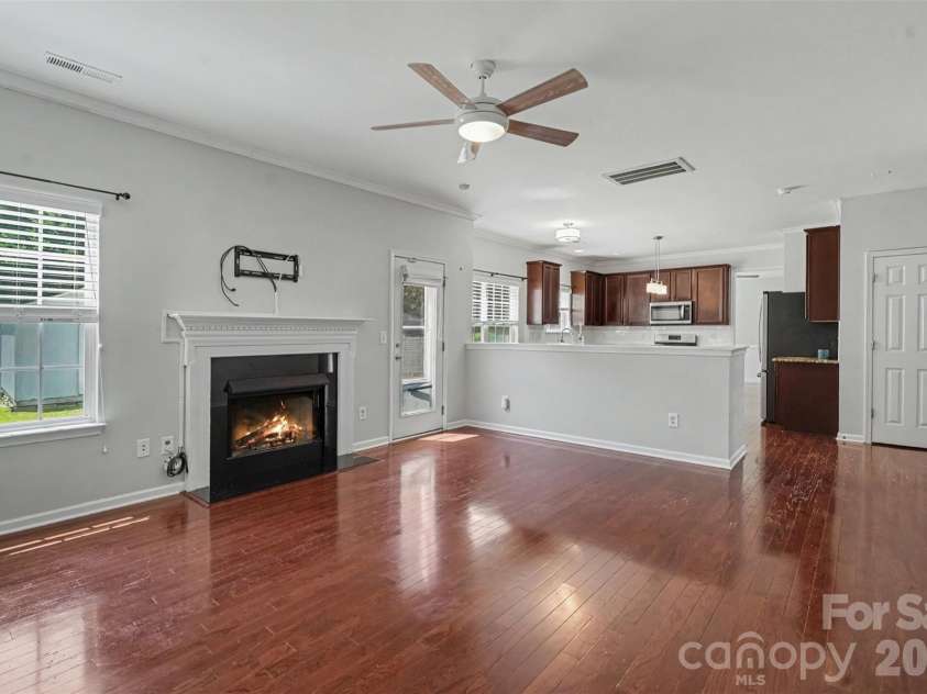 5813 Parkstone Drive, Matthews, NC 28104.  MLS# CAR4408106, YatesRealty ID 43779. 
