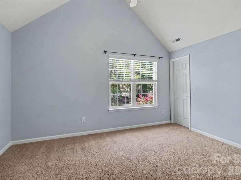 5813 Parkstone Drive, Matthews, NC 28104.  MLS# CAR4408106, YatesRealty ID 43779. 