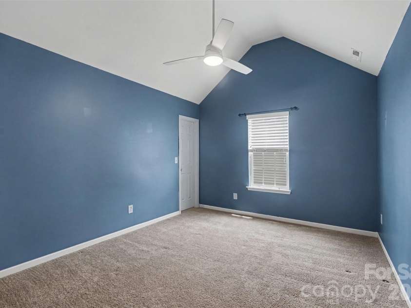 5813 Parkstone Drive, Matthews, NC 28104.  MLS# CAR4408106, YatesRealty ID 43779. 