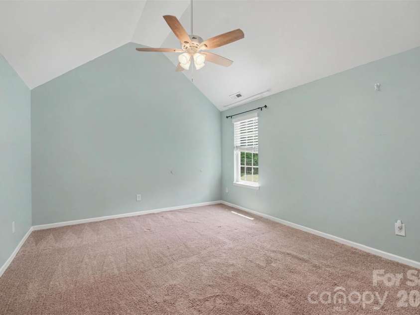 5813 Parkstone Drive, Matthews, NC 28104.  MLS# CAR4408106, YatesRealty ID 43779. 