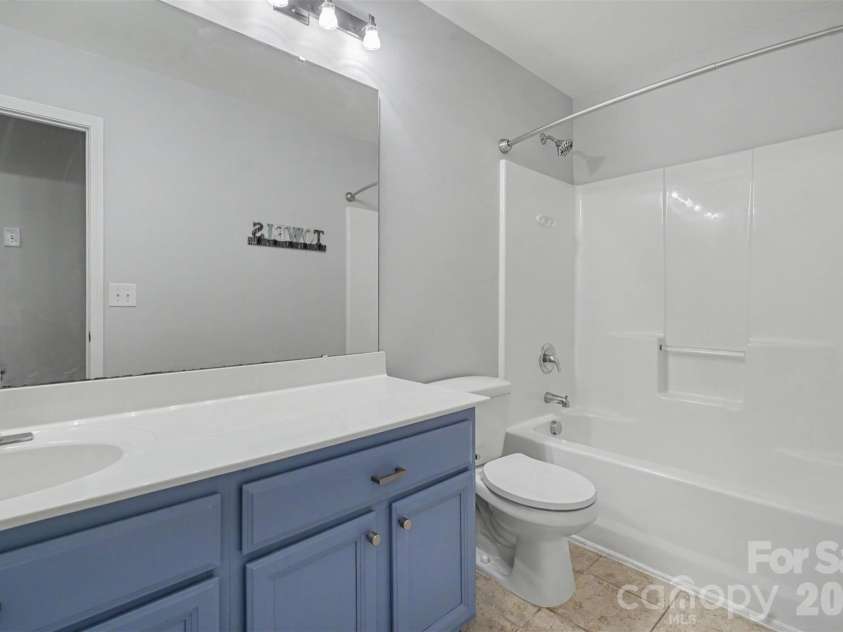 5813 Parkstone Drive, Matthews, NC 28104.  MLS# CAR4408106, YatesRealty ID 43779. 
