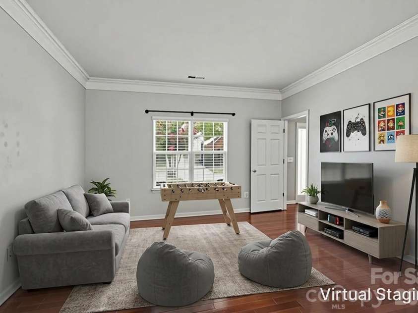 5813 Parkstone Drive, Matthews, NC 28104.  MLS# CAR4408106, YatesRealty ID 43779. 