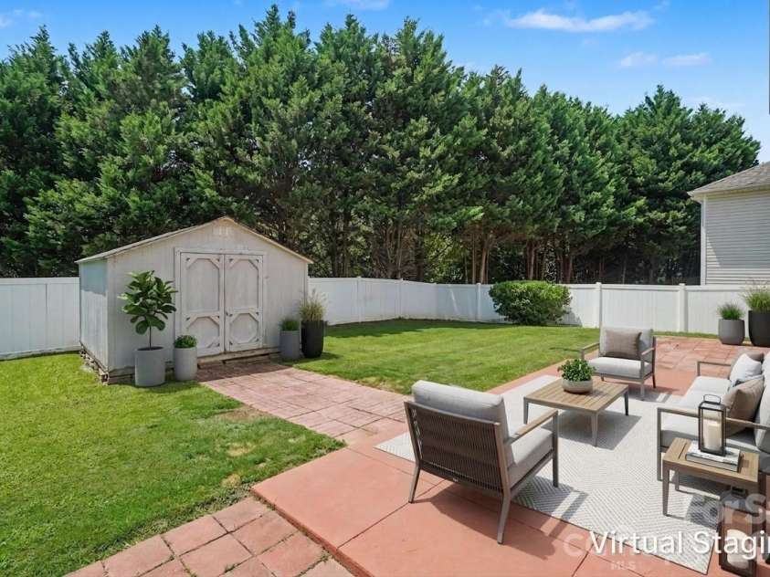 5813 Parkstone Drive, Matthews, NC 28104.  MLS# CAR4408106, YatesRealty ID 43779. 