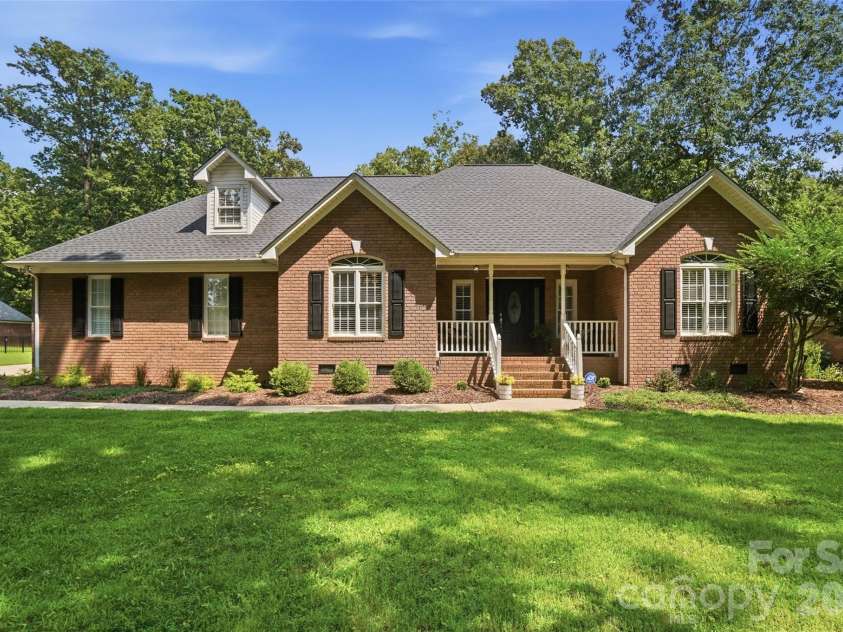7627 Maple Bluff Lane, Concord, NC 28025.  MLS# CAR4412826, YatesRealty ID 43781. 