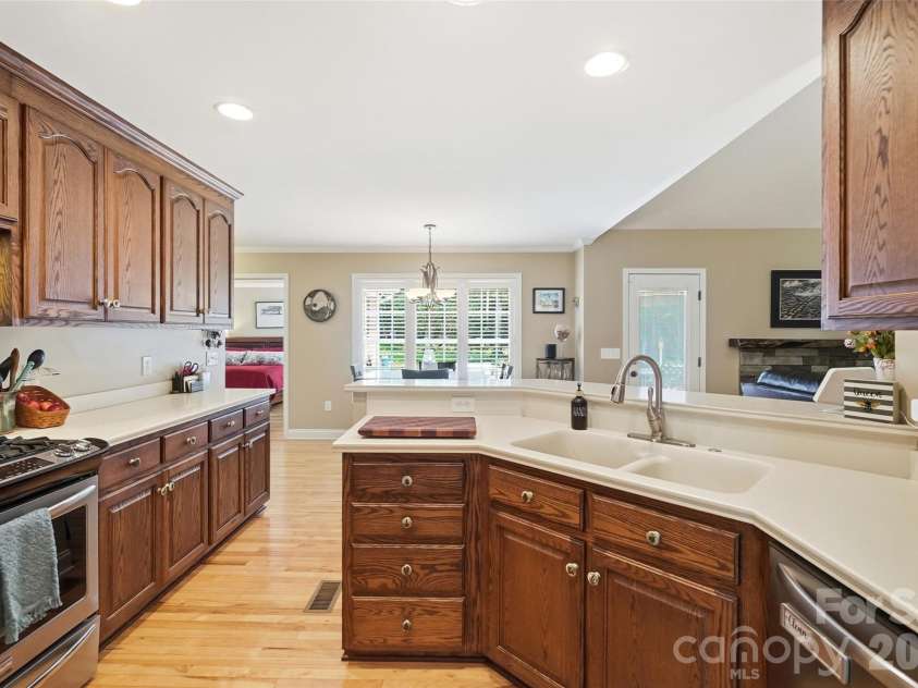 7627 Maple Bluff Lane, Concord, NC 28025.  MLS# CAR4412826, YatesRealty ID 43781. 