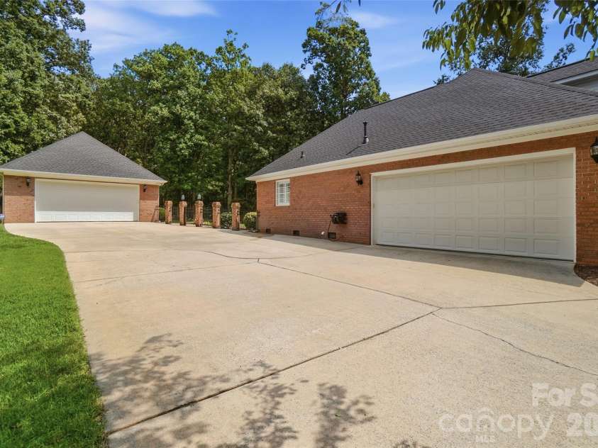 7627 Maple Bluff Lane, Concord, NC 28025.  MLS# CAR4412826, YatesRealty ID 43781. 