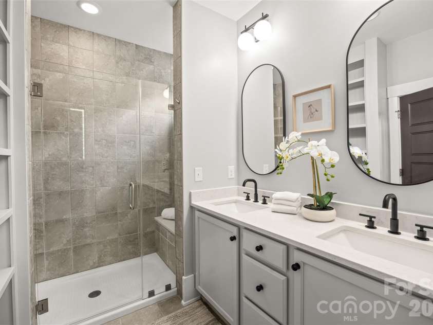 1431 Tippah Park Court, Charlotte, NC 28205.  MLS# CAR4406412, YatesRealty ID 43782. 
