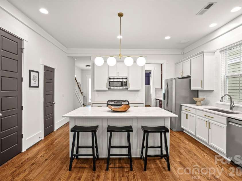 1431 Tippah Park Court, Charlotte, NC 28205.  MLS# CAR4406412, YatesRealty ID 43782. 