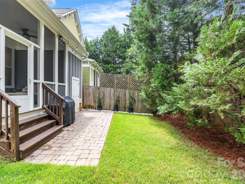 1431 Tippah Park Court, Charlotte, NC 28205.  MLS# CAR4406412, YatesRealty ID 43782. 