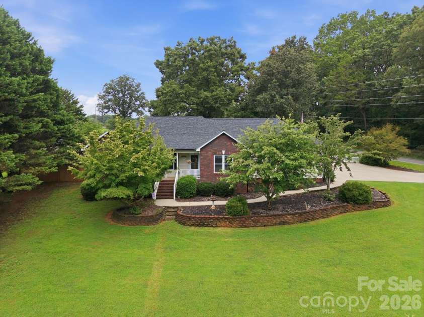 359 Huffstetler Lake Road, Dallas, NC 28034.  MLS# CAR4413475, YatesRealty ID 43785. 