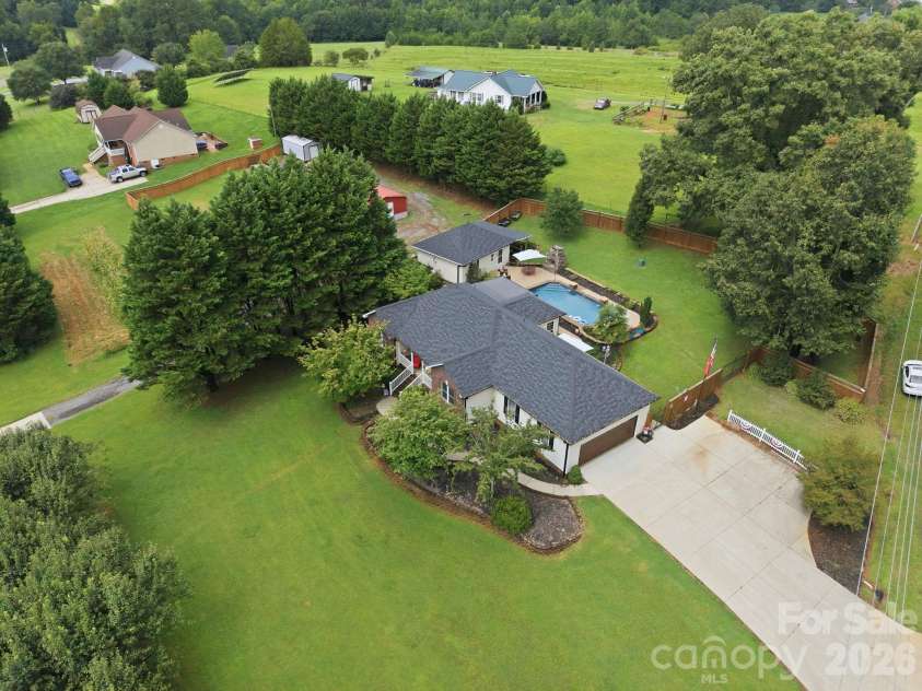359 Huffstetler Lake Road, Dallas, NC 28034.  MLS# CAR4413475, YatesRealty ID 43785. 