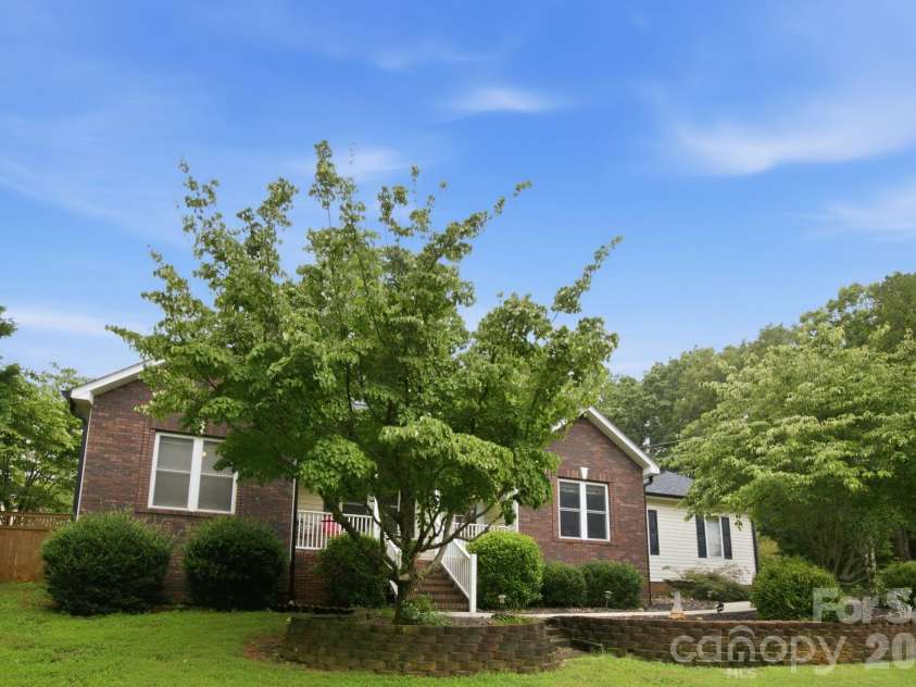 359 Huffstetler Lake Road, Dallas, NC 28034.  MLS# CAR4413475, YatesRealty ID 43785. 