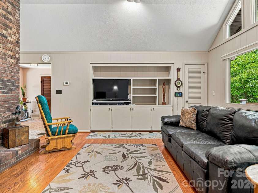 201 Valeria Lane, Pisgah Forest, NC 28768.  MLS# CAR4413829, YatesRealty ID 43787. Built in Shelving