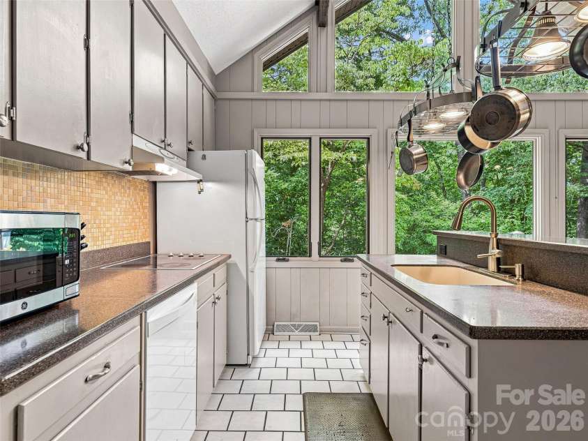 201 Valeria Lane, Pisgah Forest, NC 28768.  MLS# CAR4413829, YatesRealty ID 43787. Kitchen