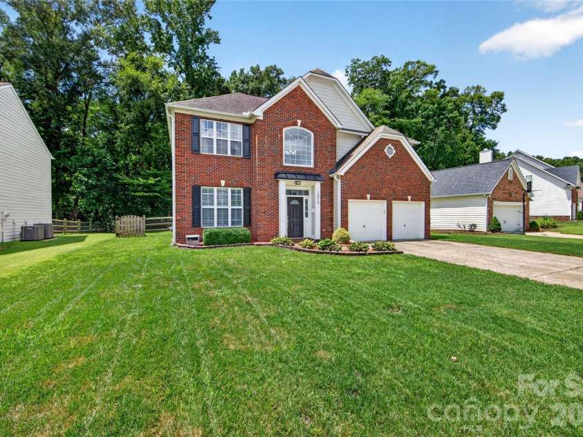 14013 Laurel Trace Drive, Charlotte, NC 28273.  MLS# CAR4413106, YatesRealty ID 43789. 