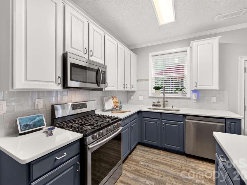 14013 Laurel Trace Drive, Charlotte, NC 28273.  MLS# CAR4413106, YatesRealty ID 43789. 