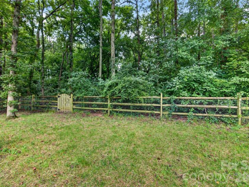 14013 Laurel Trace Drive, Charlotte, NC 28273.  MLS# CAR4413106, YatesRealty ID 43789. 