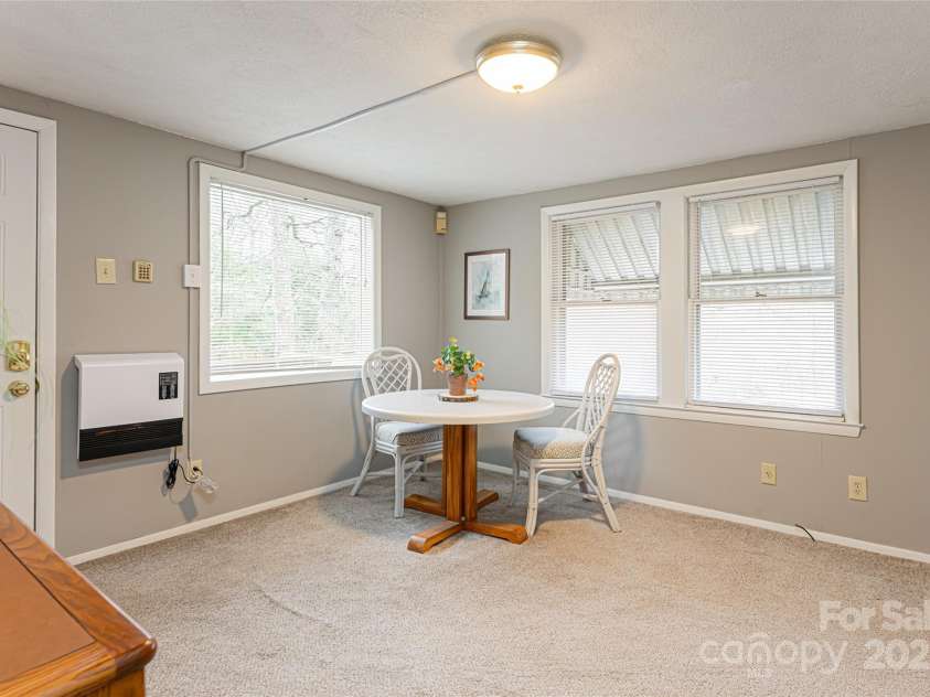 114 Cragmont Road, Black Mountain, NC 28711.  MLS# CAR4243321, YatesRealty ID 4379. 