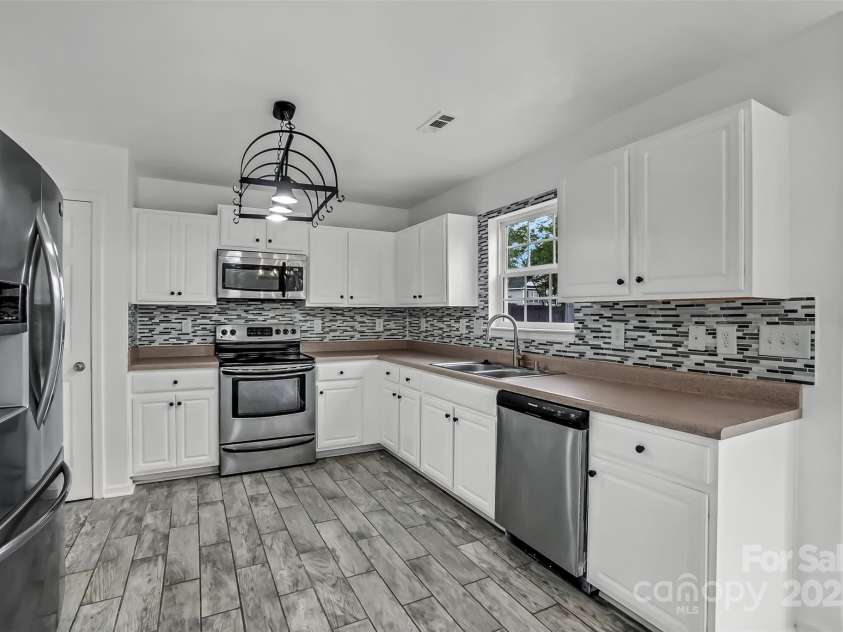 305 White Water Drive, Rock Hill, SC 29732.  MLS# CAR4301011, YatesRealty ID 4379. 
