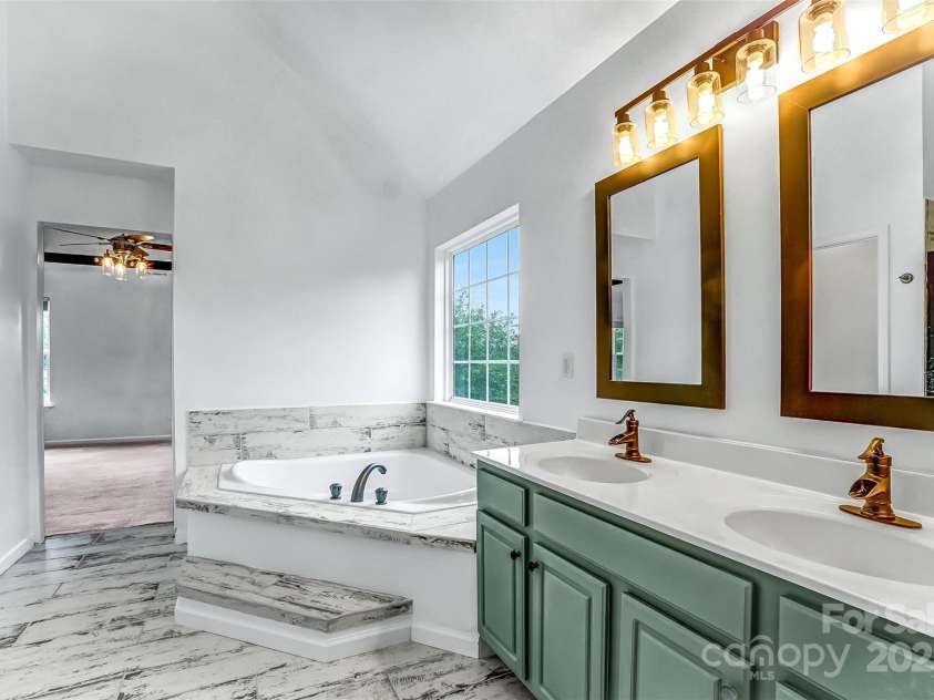 305 White Water Drive, Rock Hill, SC 29732.  MLS# CAR4301011, YatesRealty ID 4379. 