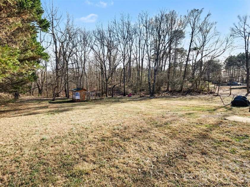 526 Wilson Drive, Lawndale, NC 28090.  MLS# CAR4345839, YatesRealty ID 4379. 