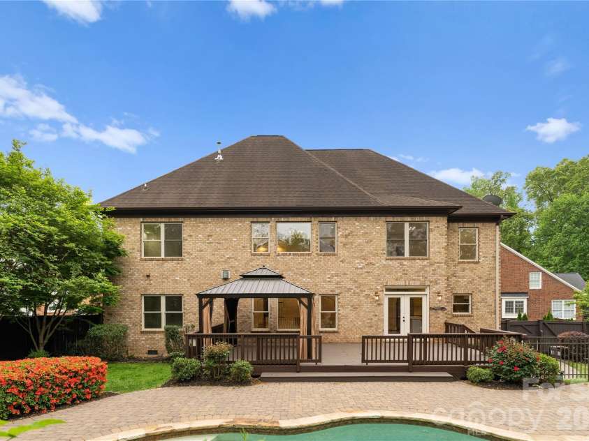 7307 Roseland Avenue, Charlotte, NC 28277.  MLS# CAR4413128, YatesRealty ID 43790. 