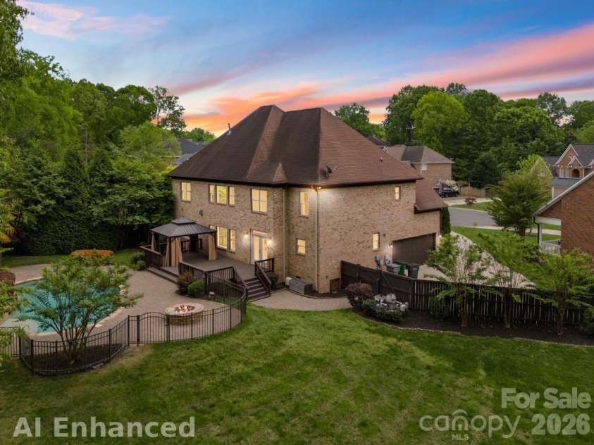7307 Roseland Avenue, Charlotte, NC 28277.  MLS# CAR4413128, YatesRealty ID 43790. 