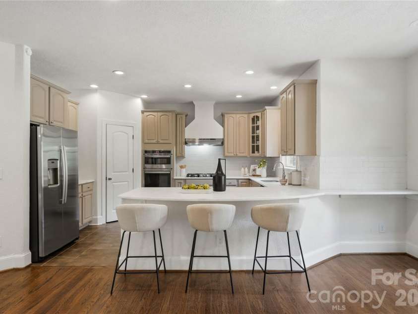 7307 Roseland Avenue, Charlotte, NC 28277.  MLS# CAR4413128, YatesRealty ID 43790. 