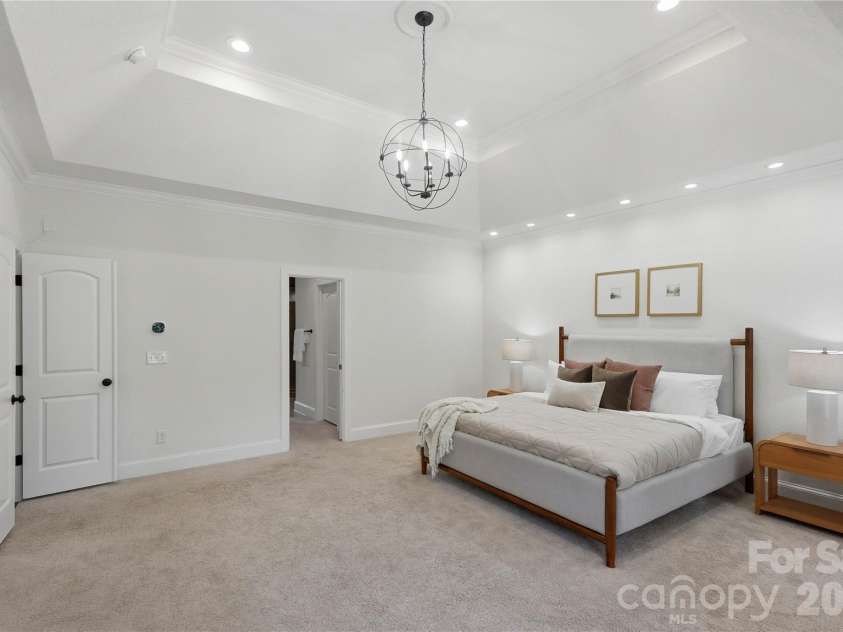 7307 Roseland Avenue, Charlotte, NC 28277.  MLS# CAR4413128, YatesRealty ID 43790. 
