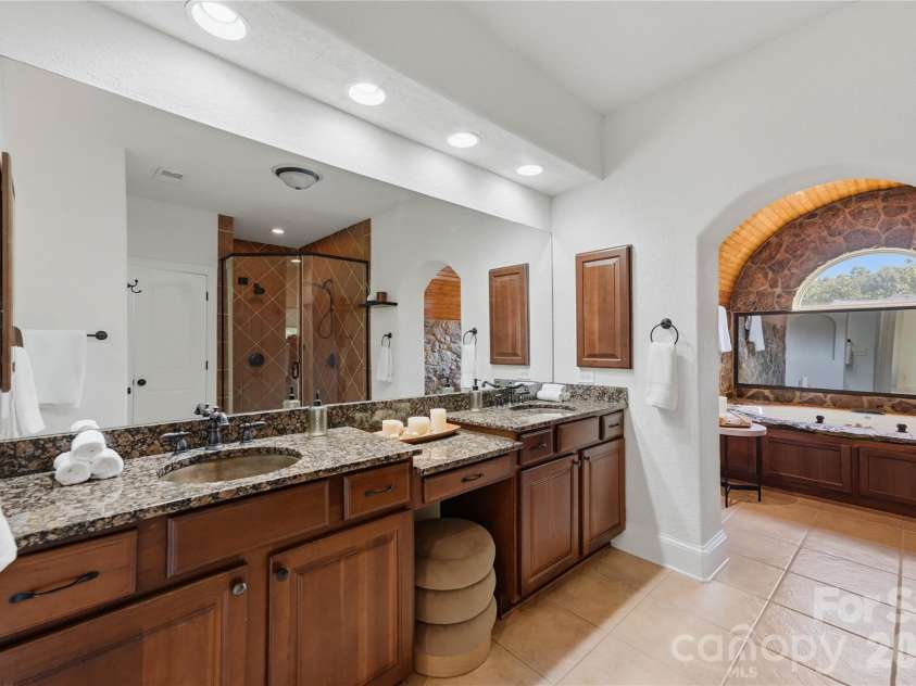 7307 Roseland Avenue, Charlotte, NC 28277.  MLS# CAR4413128, YatesRealty ID 43790. 