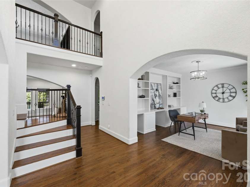 7307 Roseland Avenue, Charlotte, NC 28277.  MLS# CAR4413128, YatesRealty ID 43790. Foyer