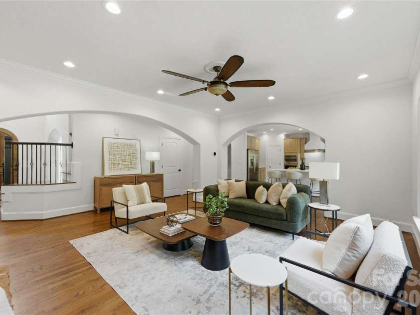 7307 Roseland Avenue, Charlotte, NC 28277.  MLS# CAR4413128, YatesRealty ID 43790. Living Room
