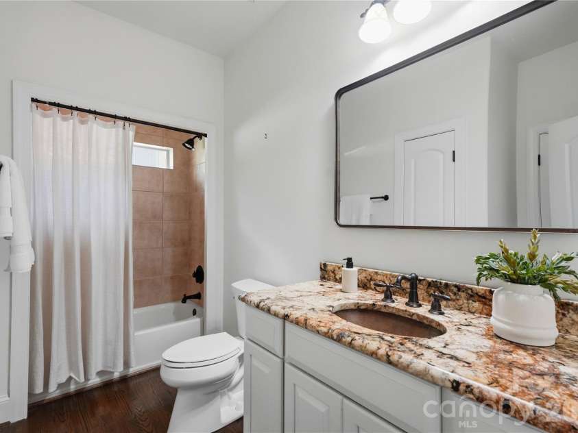 7307 Roseland Avenue, Charlotte, NC 28277.  MLS# CAR4413128, YatesRealty ID 43790. Main Level Bathroom