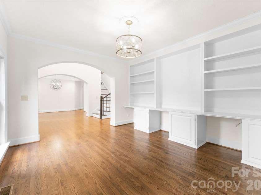 7307 Roseland Avenue, Charlotte, NC 28277.  MLS# CAR4413128, YatesRealty ID 43790. Office