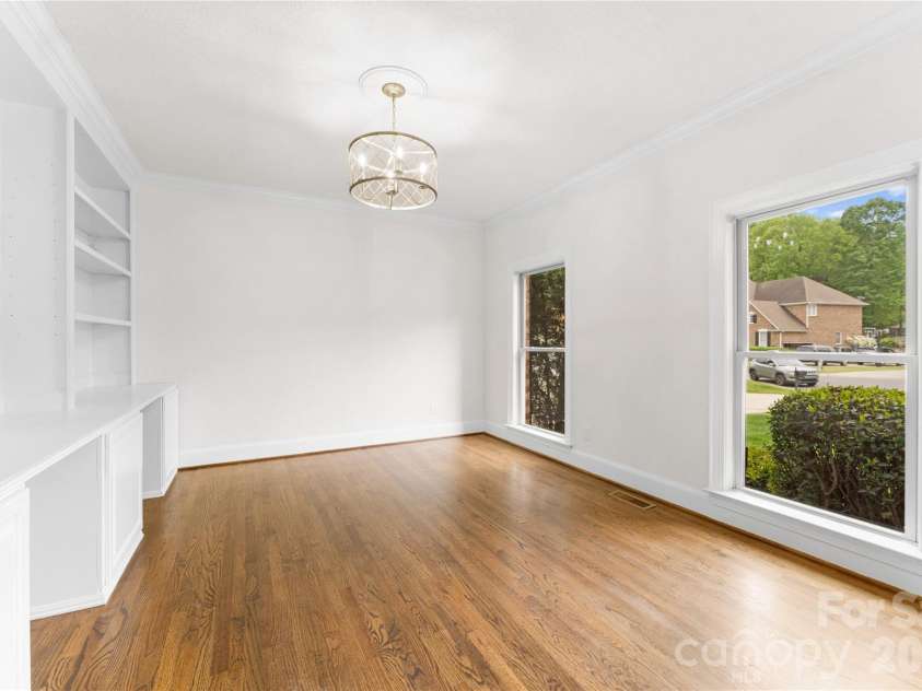 7307 Roseland Avenue, Charlotte, NC 28277.  MLS# CAR4413128, YatesRealty ID 43790. Office