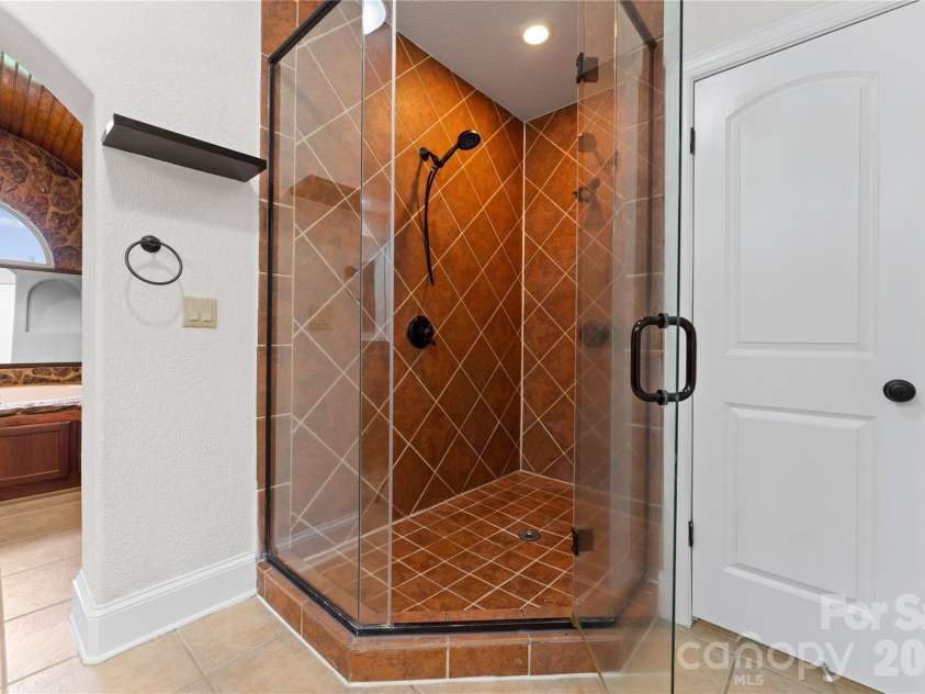 7307 Roseland Avenue, Charlotte, NC 28277.  MLS# CAR4413128, YatesRealty ID 43790. Primary Bathroom